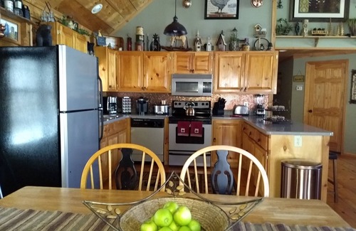 Hiawassee Cabin | Tree House Lodge (Real Log Mountain Paradise)
