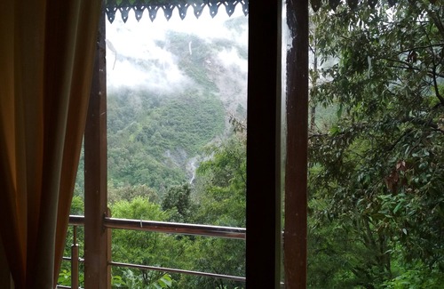 Kaul House | Tree House on Oak Tree at Silent Valley Alchauna Along River Kalsa