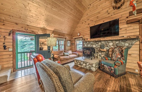 Ruidoso House | Tree-Lined Pollys Perch with Mountain Views!