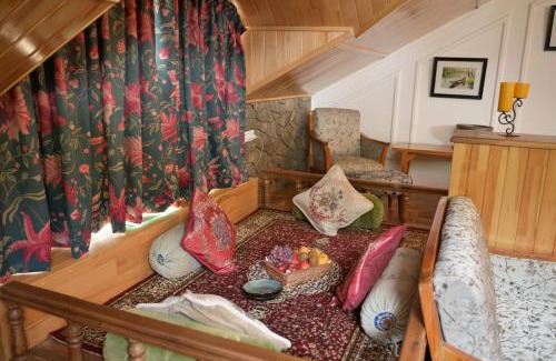 Nishat-Shalimar House | Tree of Life Lakeside Cottage, Srinagar
