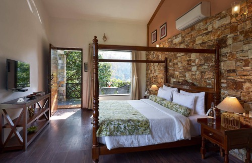 Bail Parao Hotel | Tree of Life Vanvilas Riveredge