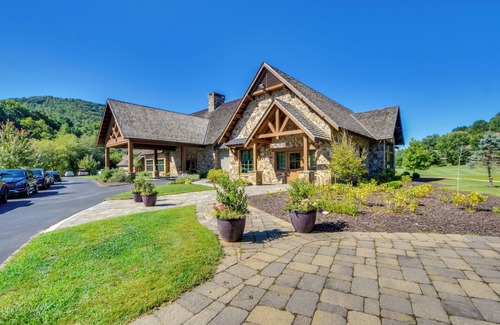 Sky Valley Cabin | Tree-Top Cabin w/Game Room & Mountain Views!