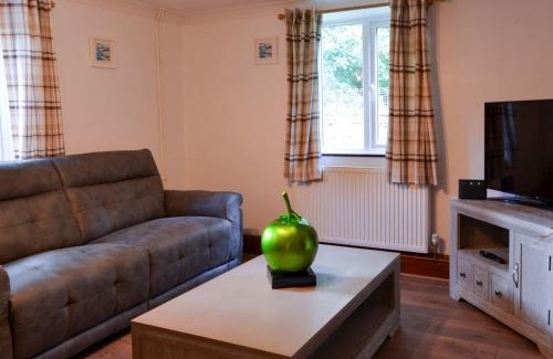 Mundford House | Tree Tops Cottage