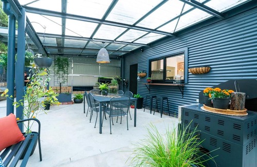 Glenroy House | Tree Tops on Hodge