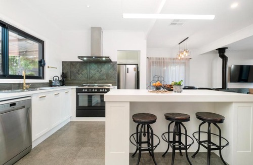 Glenroy House | Tree Tops on Hodge