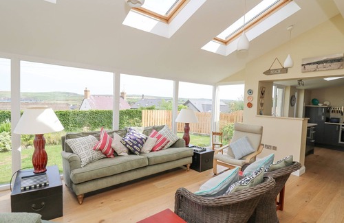 Newport Cottage | TREE TOPS, pet friendly, with a garden in Newport, Pembrokeshire