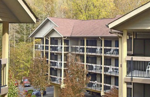 Gatlinburg Condo | Tree Tops Resort 1br Suite Sunday Check-In