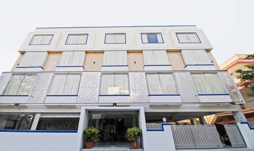 Stage 1 Hotel | Treebo Blu Orchid