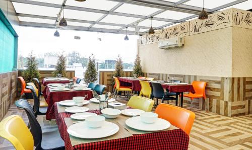 Central Pune Hotel | Treebo Classic Grande, Camp