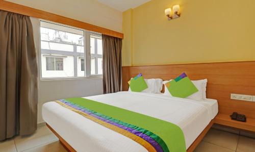 Indiranagar Hotel | Treebo Fortune Stay