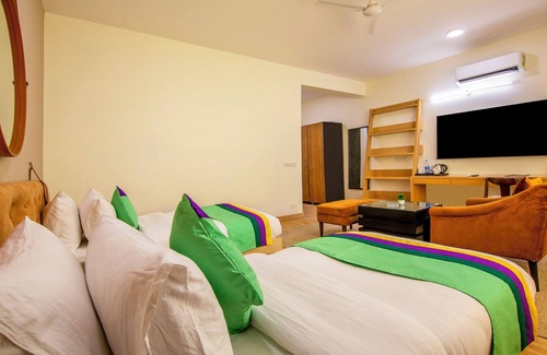 DLF Phase 5 Hotel | Treebo Jass Hospitality Services - Sec 53