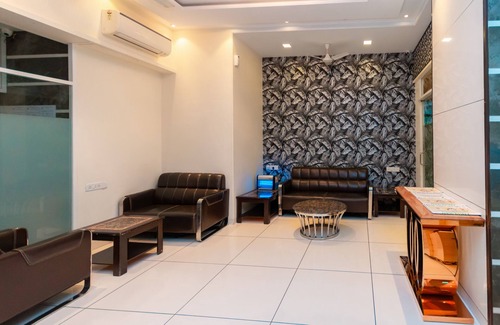 Jogeshwari West Hotel | Treebo Laaiba Residency