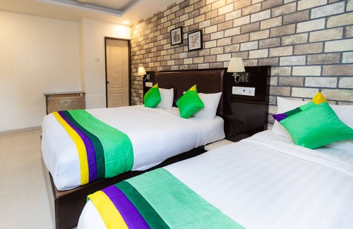 Jogeshwari West Hotel | Treebo Laaiba Residency