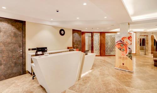Block E Hotel | Treebo Radhe Palace