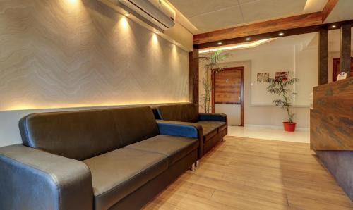 Dwaraka Nagar Hotel | Treebo Rainbow Grand