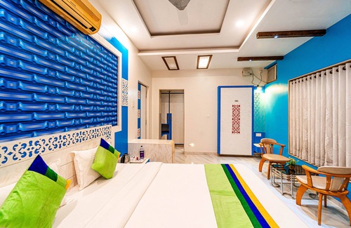 Panchgani Hotel | Treebo Raval Resort with Valley View
