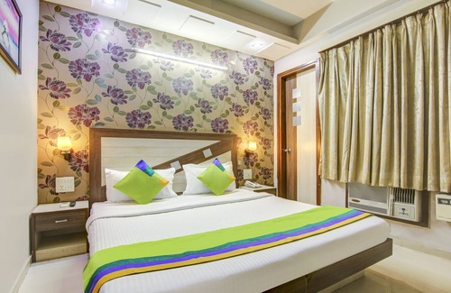 Karol Bagh Hotel | Treebo Rockwell Plaza