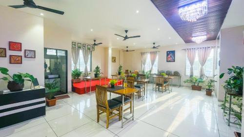 Phase 1 Hotel | Treebo Royal Imperio, Hinjewadi