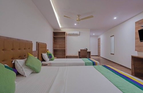 Sakinaka Hotel | Treebo Seven Olives