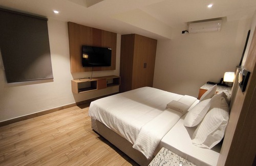 Thousand Lights Hotel | Treebo Taara