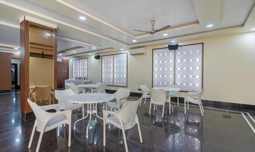 Jamshedpur Hotel | Treebo The Golden Sands, Bistupur