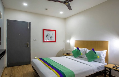 Ulsoor Hotel | Treebo Tierra Woods Indiranagar