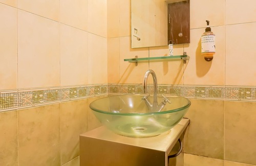 Ernakulam South Hotel | Treebo Time Square Marine Drive