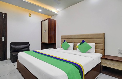 Murud-Harnai Hotel | Treebo Trend Blue Diamond