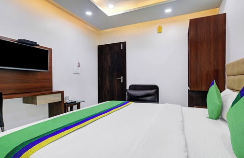 Murud-Harnai Hotel | Treebo Trend Blue Diamond