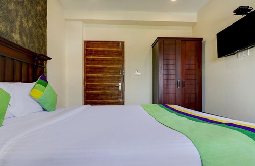 Kaloor Hotel | Treebo Trend Fort Malabar