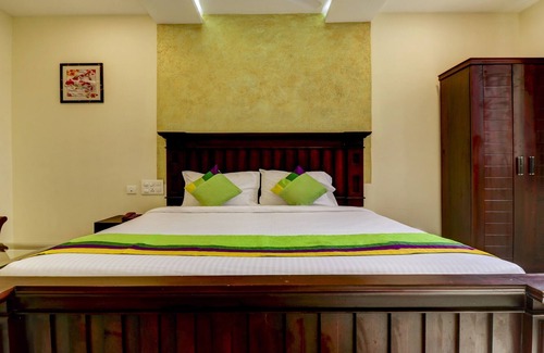 Kaloor Hotel | Treebo Trend Fort Malabar