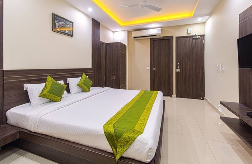 Kalighat Hotel | Treebo Trend Globe International