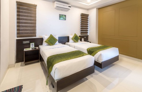 Stage 1 Hotel | Treebo Trend Raj Premier
