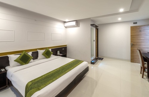 Stage 1 Hotel | Treebo Trend Raj Premier