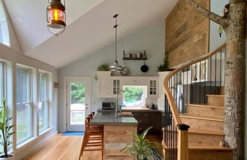 Tremont House | TreeHome is unique, secluded, modern