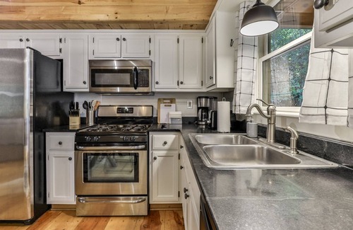 Cherry Log Cabin | Treehouse At Rock Creek