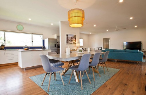 Dunsborough House | Treehouse by the Sea