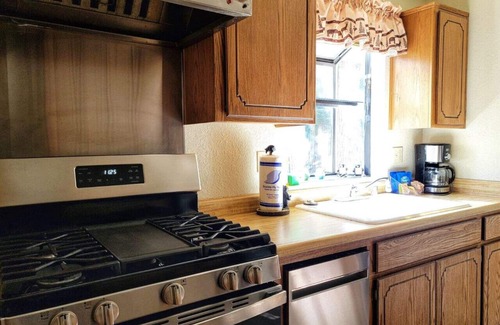 Crestline House | Treehouse Cottage Lake Gregory