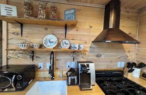 Belgrade Cabin | Treehouse Duo Lakefront 2 Private Hot Tubs