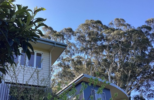 Bundanoon Cottage | Treehouse Eco Retreat