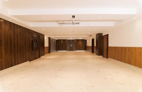 Hubli Hotel | TreeHouse Vedanta Pride