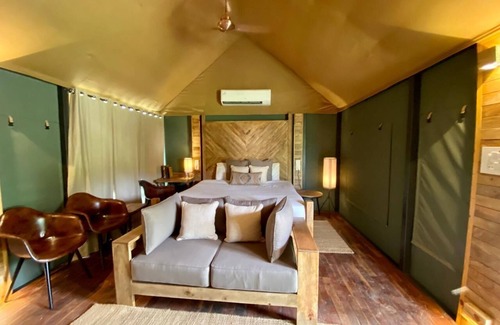 Alwar Hotel | Trees & Tigers