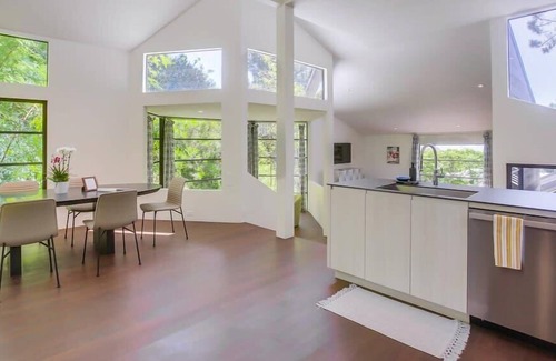 Del Mar Heights House | Treetop Hideaway with Ocean View