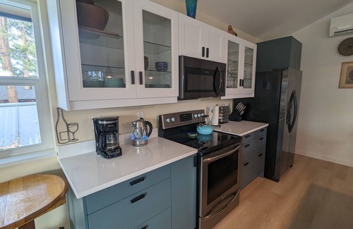 River West Apartment | Treetop Retreat in River West Neighborhood. Walk to Town.