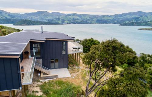 Akaroa House | Treetop Retreat - Takamatua Holiday Home