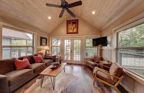 Center Point Cabin | Treetop River Cabins on the Guadalupe River