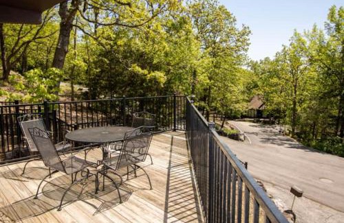 Rocky Mount House | Treetop Village52-3bed3bathpoolsdock-8pp