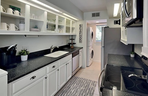 Hilton Head Island Condo | Treetops 5902 - Pedals & Palmettos | Newly Renovated