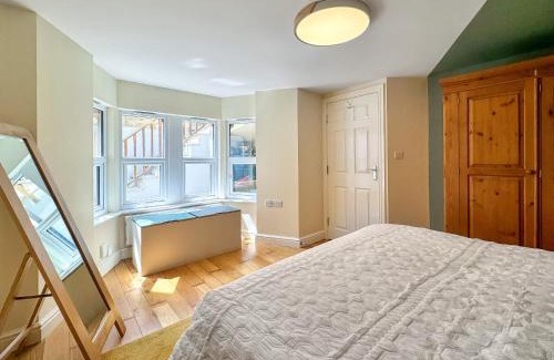 Bristol House | Treetops Apartment