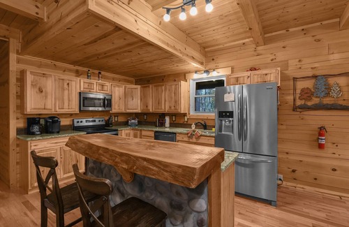 Logan Cabin | Treetops Lodge And Family Fun Barn